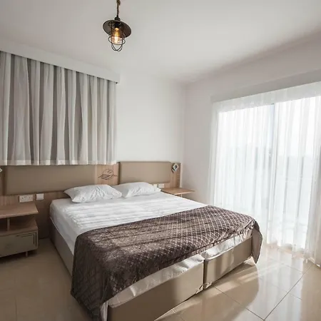 Deniz Airport Nicósia