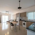 Apartment Deniz Airport *