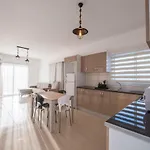 Apartment Deniz Airport *