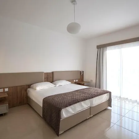 Deniz Airport 公寓