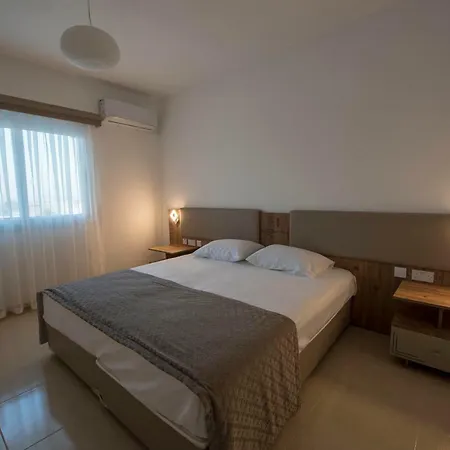 Deniz Airport Apartment *