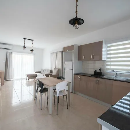 Apartment Deniz Airport *
