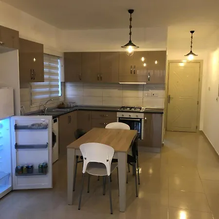 Deniz Airport Apartament *