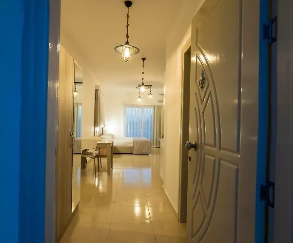 Deniz Airport Apartman *