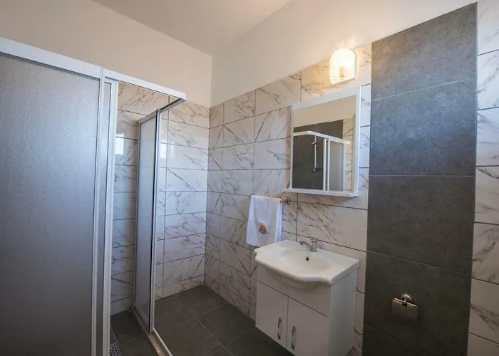 Deniz Airport Apartman