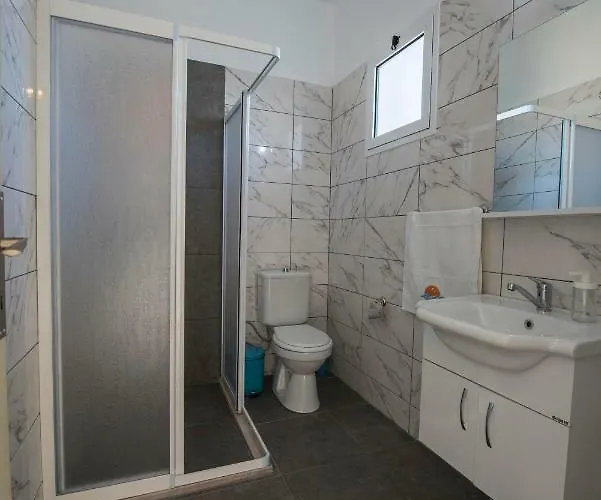 Deniz Airport Apartman *