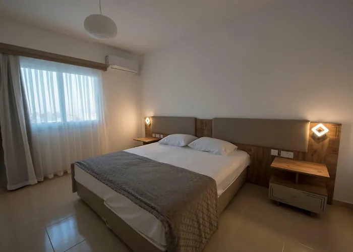 Deniz Airport Apartman *