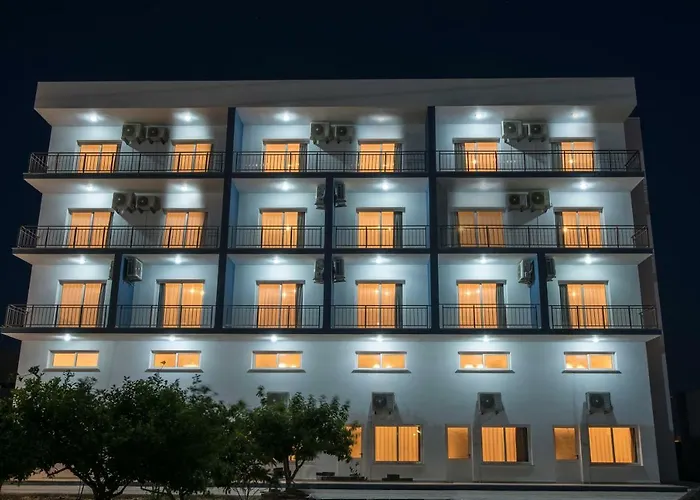 Deniz Airport Apartman *