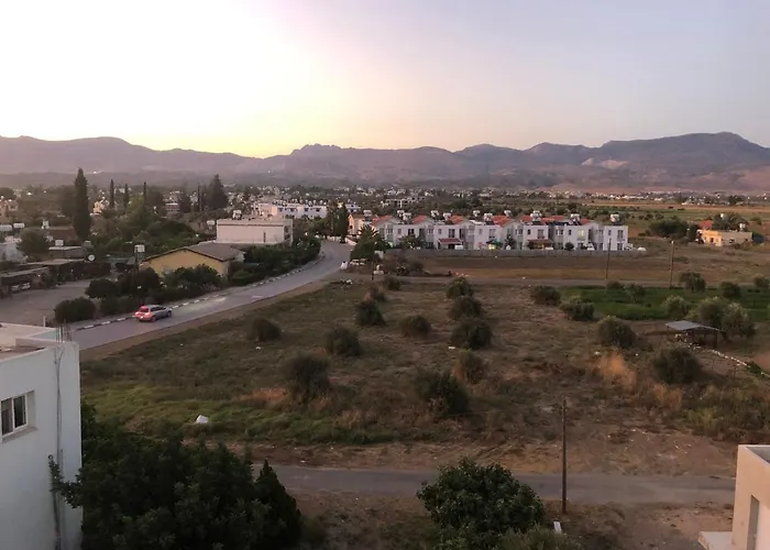 Deniz Airport Apartman *